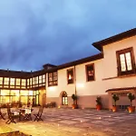 Pax Casona Del Busto 3*