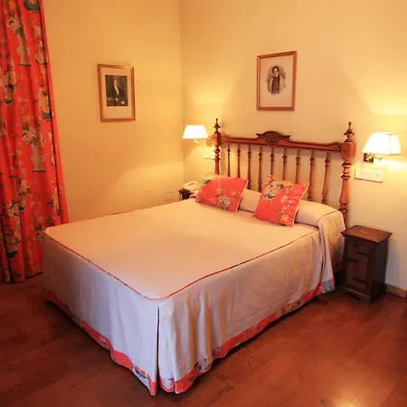 Pax Casona Del Busto 3* פראביה