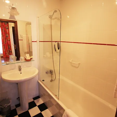 Pax Casona Del Busto מלון 3*