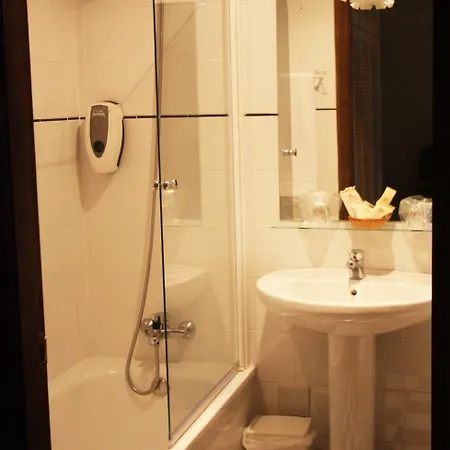 Pax Casona Del Busto פראביה