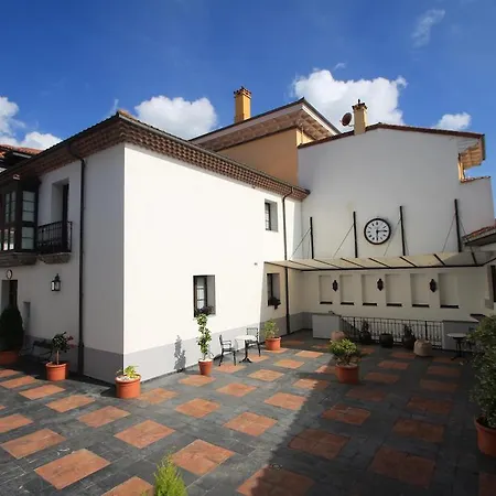 Pax Casona Del Busto מלון