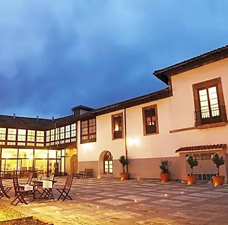 Pax Casona Del Busto Hotel 3*