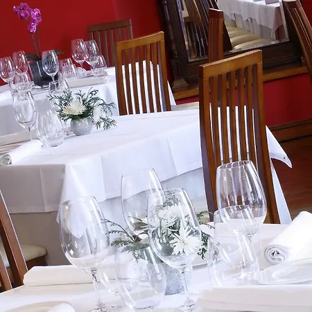 Pax Casona Del Busto 3* פראביה