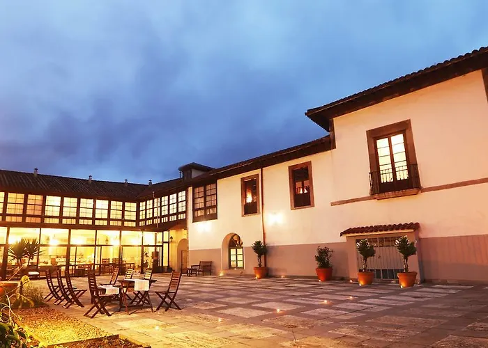 Pax Casona Del Busto 3*