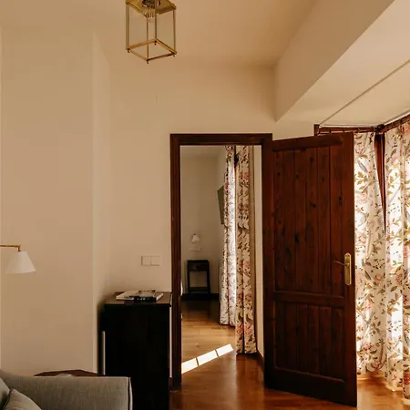 Pax Casona Del Busto 프라비아