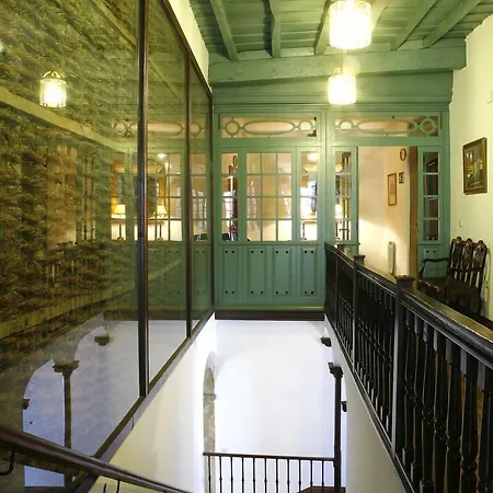 Pax Casona Del Busto 호텔 3*