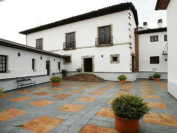 Hotel Casona Del Busto 3*