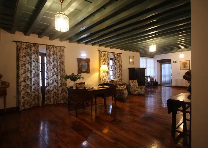 Hotel Pax Casona Del Busto 3*