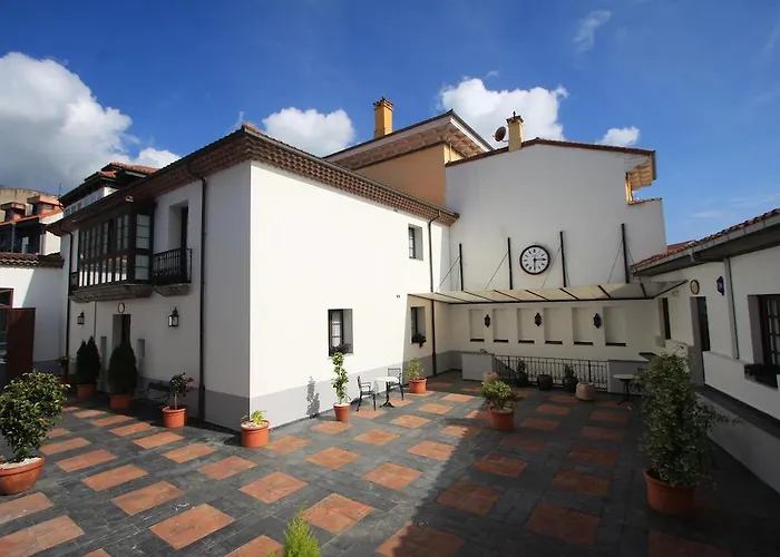 Pax Casona Del Busto Hotel